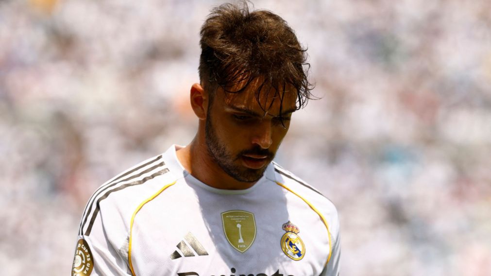 Raúl Asencio debió ser internado y en el Real Madrid están preocupados.