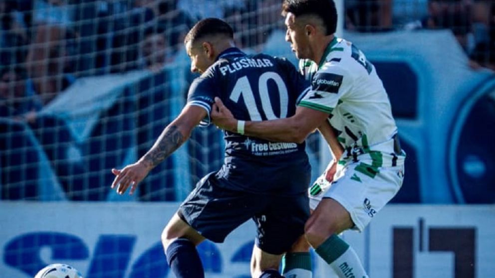 Glellel tapó el penal y sostuvo a Quilmes en un primer tiempo sin goles