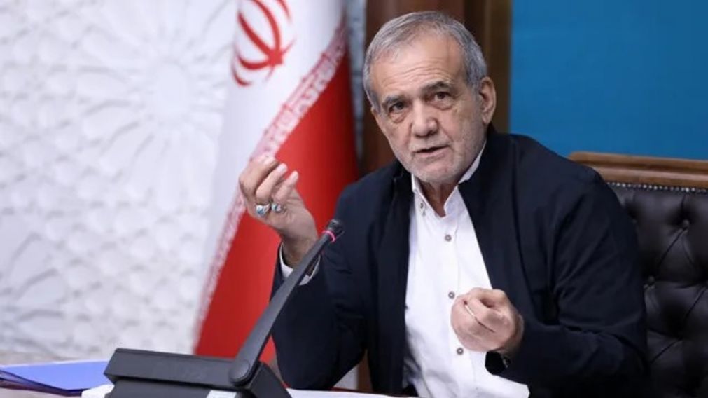 El presidente de Irán, Masoud Pezeshkian, respondió a las exigencias de Donald Trump para terminar la guerra.
