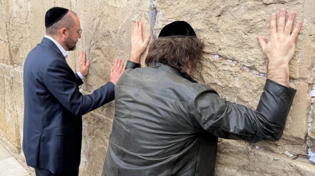 Javier Milei podr�a visitar por segunda vez el Muro de los Lamentos.