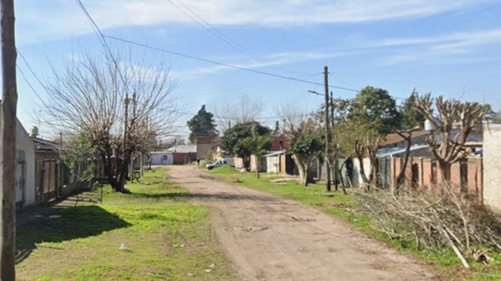 Macabros detalles: fue a la casa del novio de su mamá, removió tierra del jardín y halló el cadáver de su progenitora