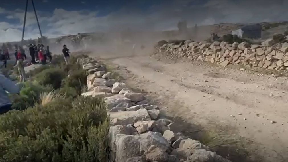 Rally fatal: murió un joven tras el despiste de un auto de carrera en Córdoba.