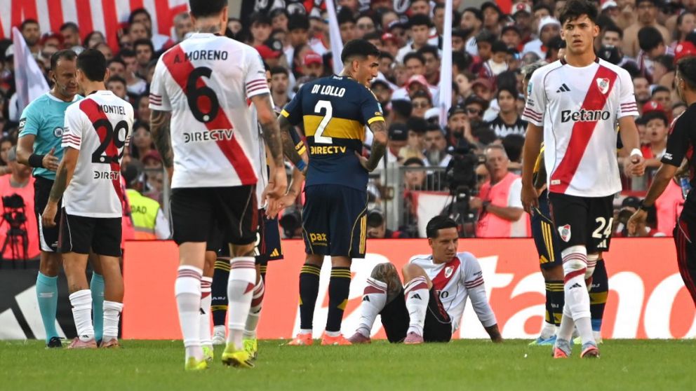 El delantero Millonario duró poco en el partido.