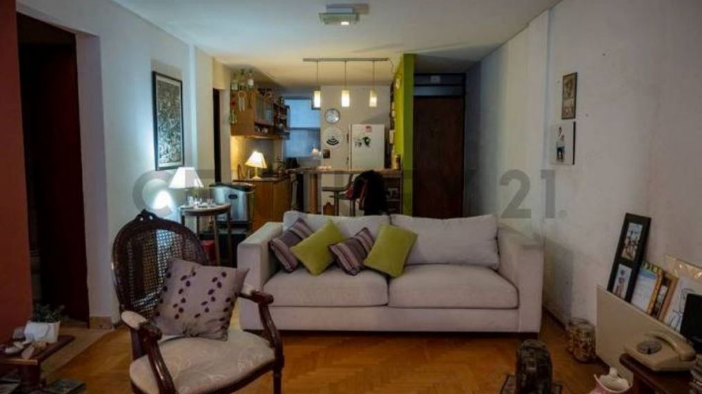 Manuel Adorni puso a la venta su departamento de La Plata.