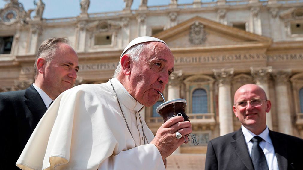 Francisco, el Papa de los zapatos gastados y el corazón abierto