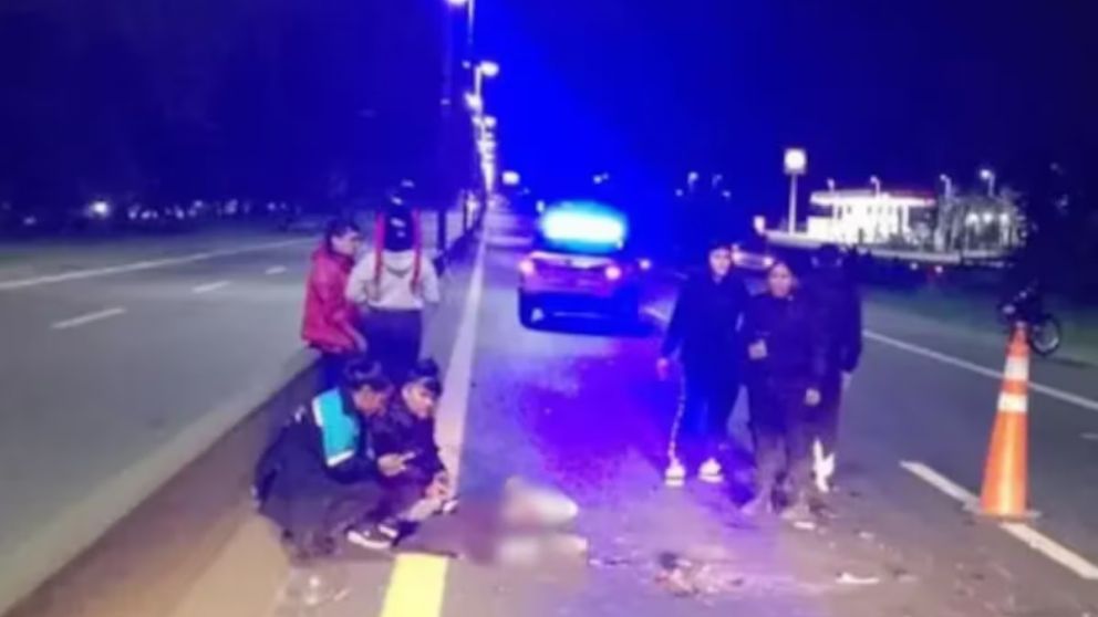 Murió un motociclista en la Autopista al chocar en medio de una caravana de motos