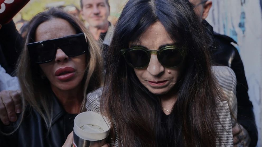 Gianinna Maradona pidi� retirarse de la sala ante la exhibici�n del video de la autopsia.
