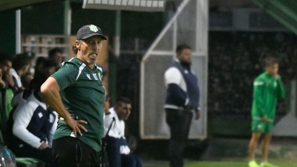 Pedro Troglio se descargó contra los periodistas partidarios del Taladro, que pidieron su cabeza por el pobre presente futbolístico del club