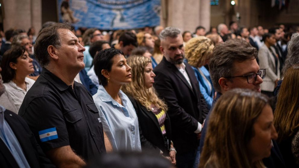 Mayra Mendoza particip� de la misa por el Papa Francisco: "Su inspiraci�n debe iluminarnos"