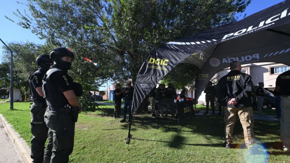 La Policía allanó la vivienda del acusado y encontraron un boceto con instrucciones para crear una bomba.