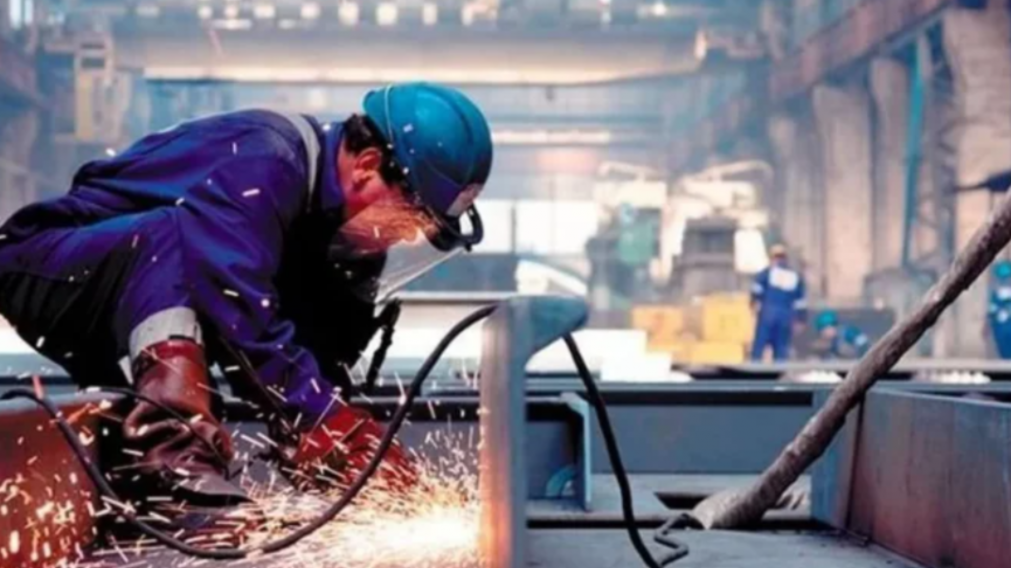 Caída de la actividad económica: los únicos sectores que crecen no llegan a generar el 10% de los puestos de trabajo