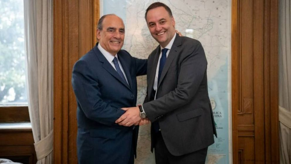 Guillermo Francos renov� cr�ticas a su sucesor, Manuel Adorni.