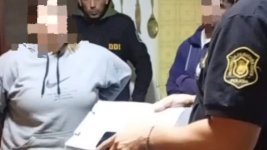 Tras un vasto operativo en las redes sociales, la policía bonaerense detuvo a una menor de 16 años (X).