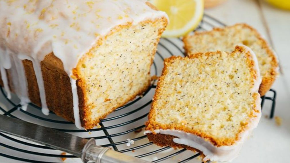 Receta de bud�n de lim�n esponjoso: el secreto para hacerlo h�medo, sin batidora y con ingredientes de casa