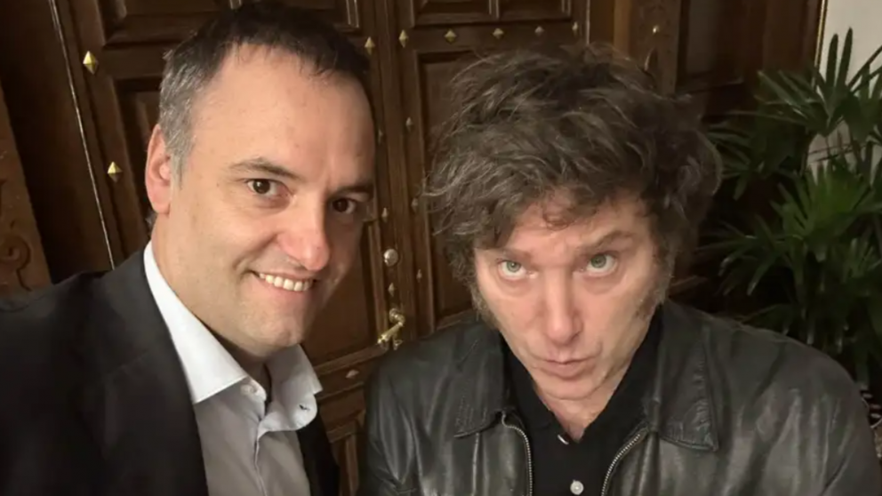 La imagen de Javier Milei quedó fuertemente atada a la de Manuel Adorni.