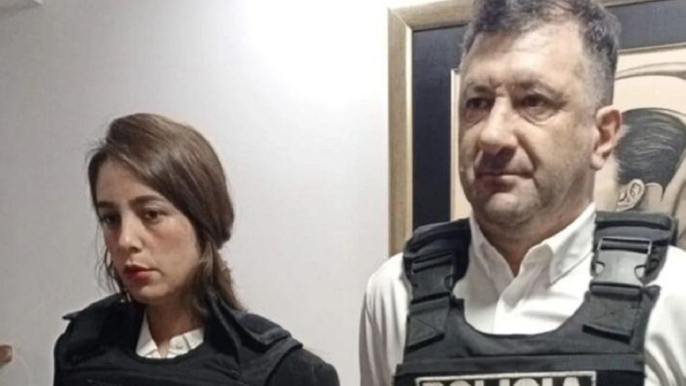 La detención de Edgardo Kueider y su secretaria Iara Guinsel tras intentar ingresar a Paraguay más de 200.000 dólares sin declarar el 4 de diciembre de 2024.