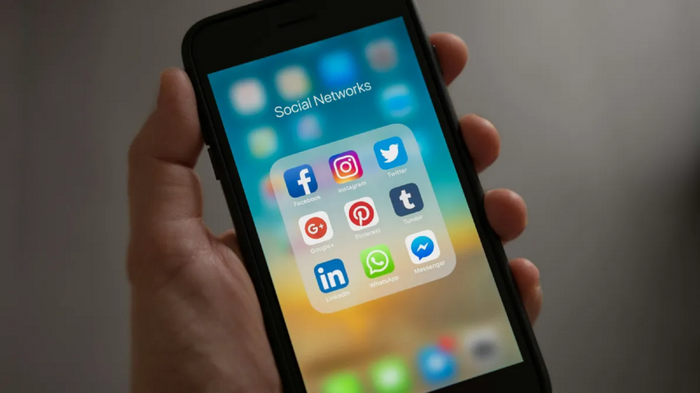 La mujer hostigaba a su expareja por las redes sociales.