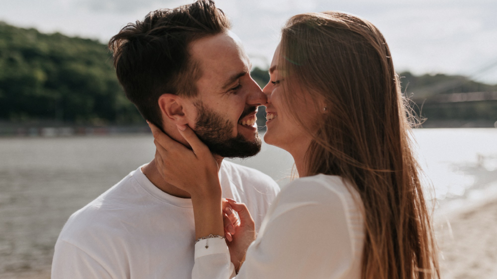 Cupido no se toma descanso: los signos que tendrán un encuentro inesperado antes de mayo