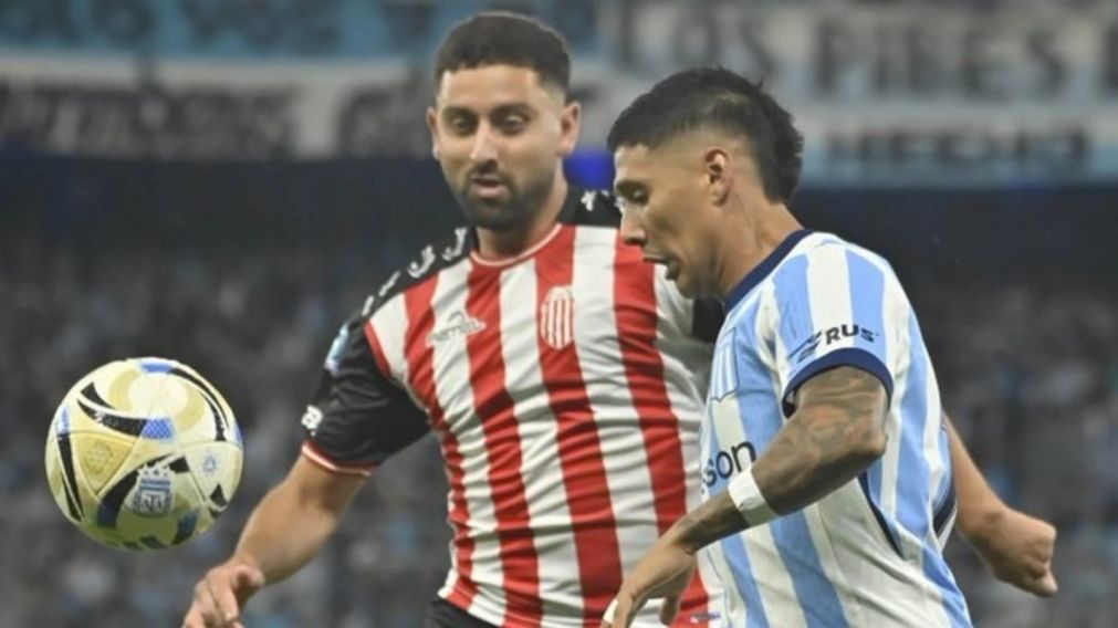 Racing y Barracas empataron en Avellaneda y el que hizo negocio fue el Guapo. La Academia debería ganarle a Huracán y aguardar otros resultados para intentar clasificarse.