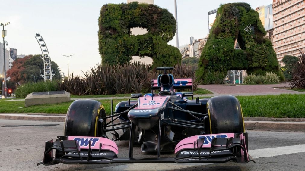 El Lotus E20 ploteado con los colores de Alpine que usará Colapinto.