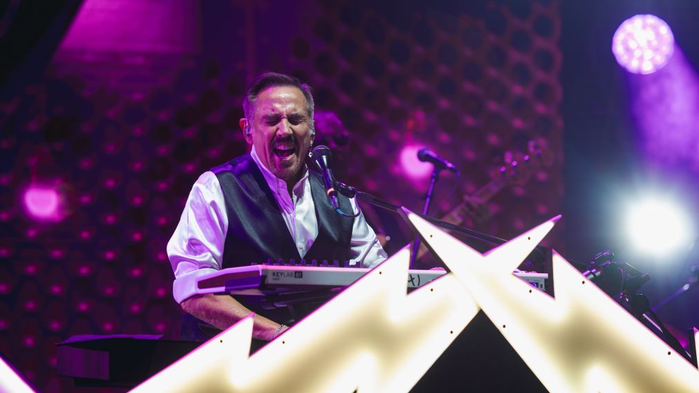Alejandro Lerner volvió a agotar el Gran Rex y celebró sus 45 años de música