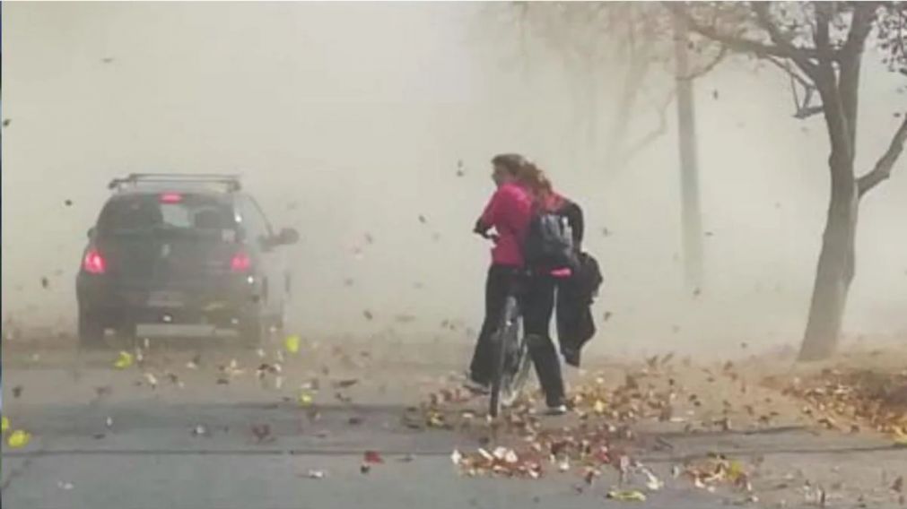 Clima: hay alertas amarillas por vientos fuertes, lluvias y viento zona en cinco provincias (Imagen ilustrativa).