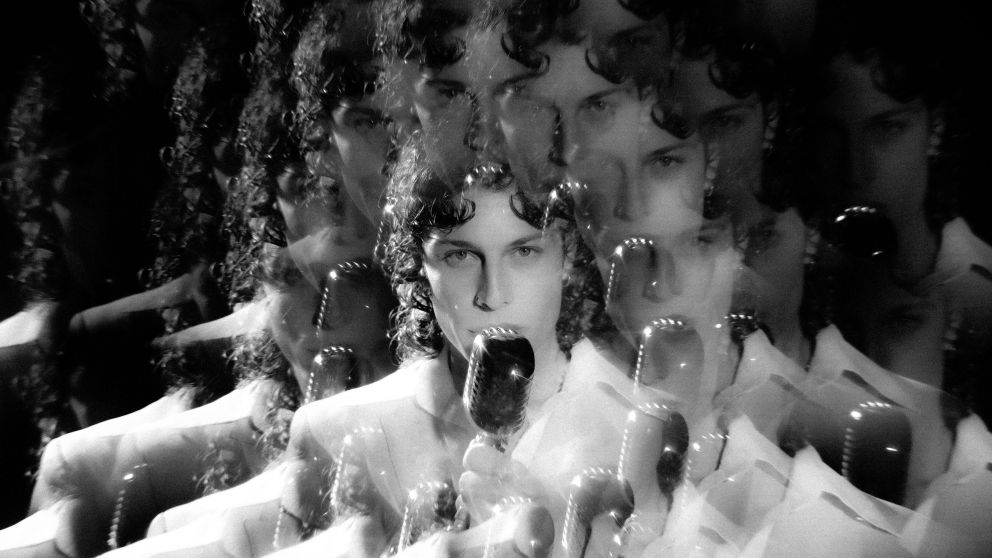 Leo Rizzi emociona con "Coraz�n Hinchado", un adelanto cargado de amor y profundidad