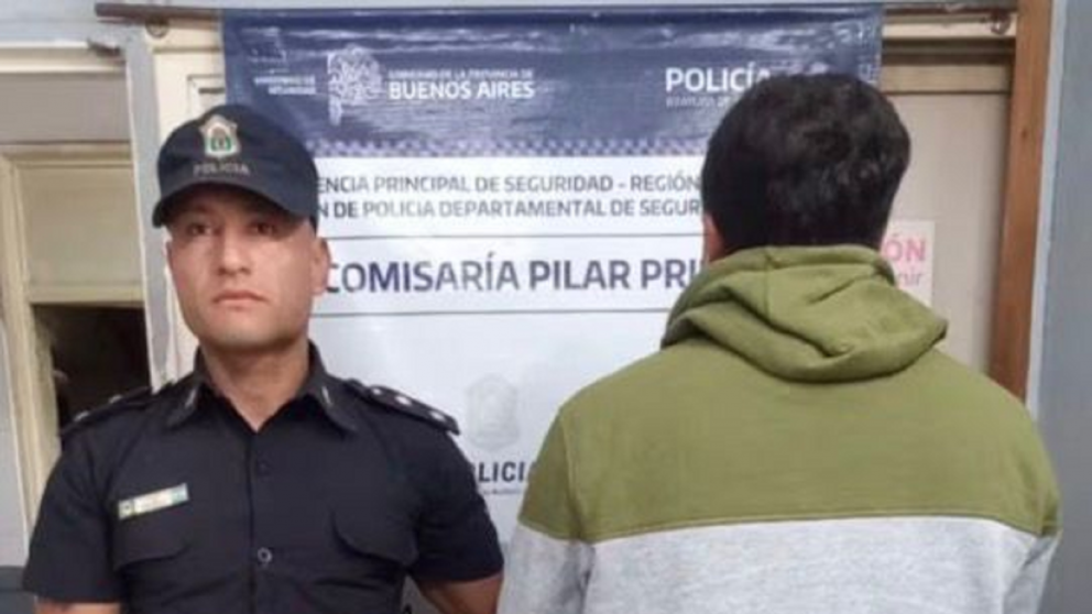 Detenido por atacar a su expareja en su casa.