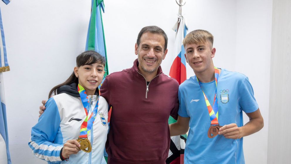 Juli�n �lvarez reconoci� a los deportistas lanusenses que se destacaron en los Juegos Suramericanos de la Juventud