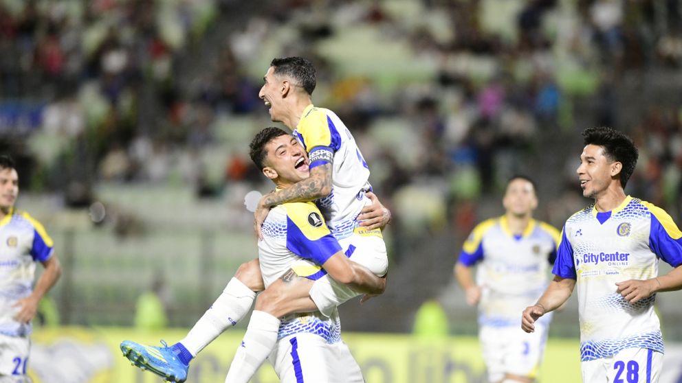 Di Mar�a volvi� al gol y Rosario Central aplast� a Universidad Central por la Copa Libertadores