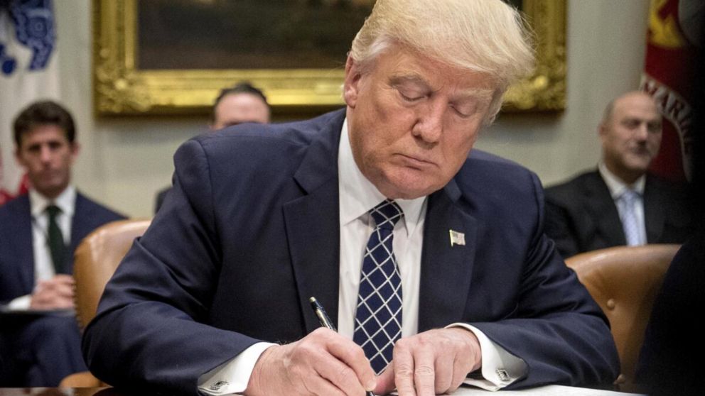 Donald Trump le puso la firma a la continuaci�n del bloqueo a Ir�n (Archivo).