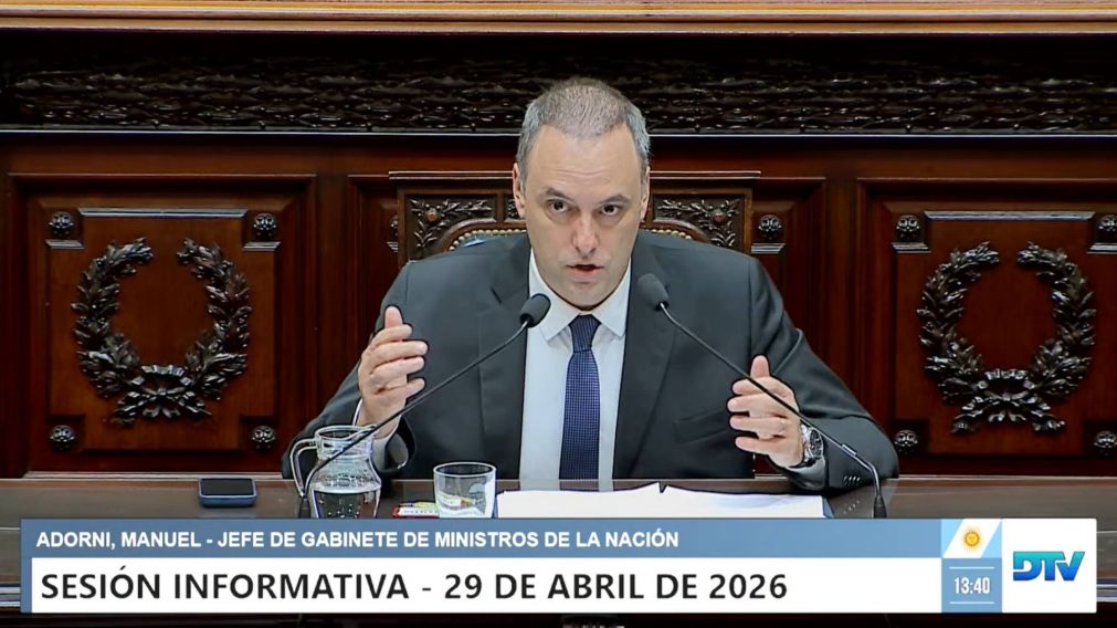 En sesión informativa: Manuel Adorni respondió más de 2100 preguntas de los legisladores