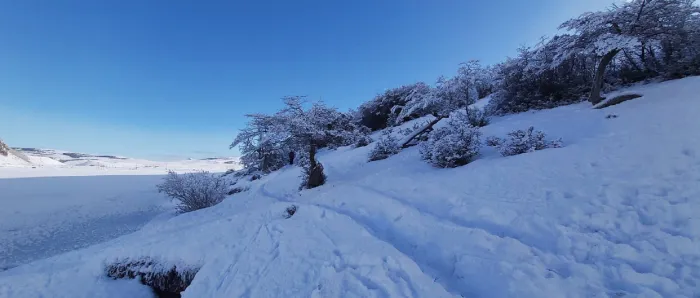  La nieve transforma el entorno en un escenario ideal para disfrutar de la temporada invernal. 