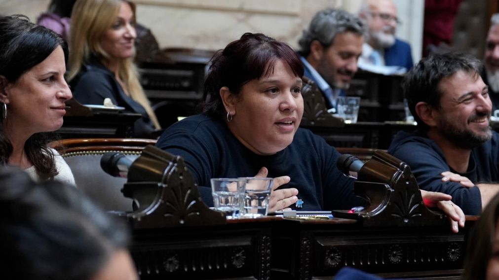Natalia Zaracho a Adorni: "Así como dicen ustedes: ´el que las hace, las paga´, la van a pagar."