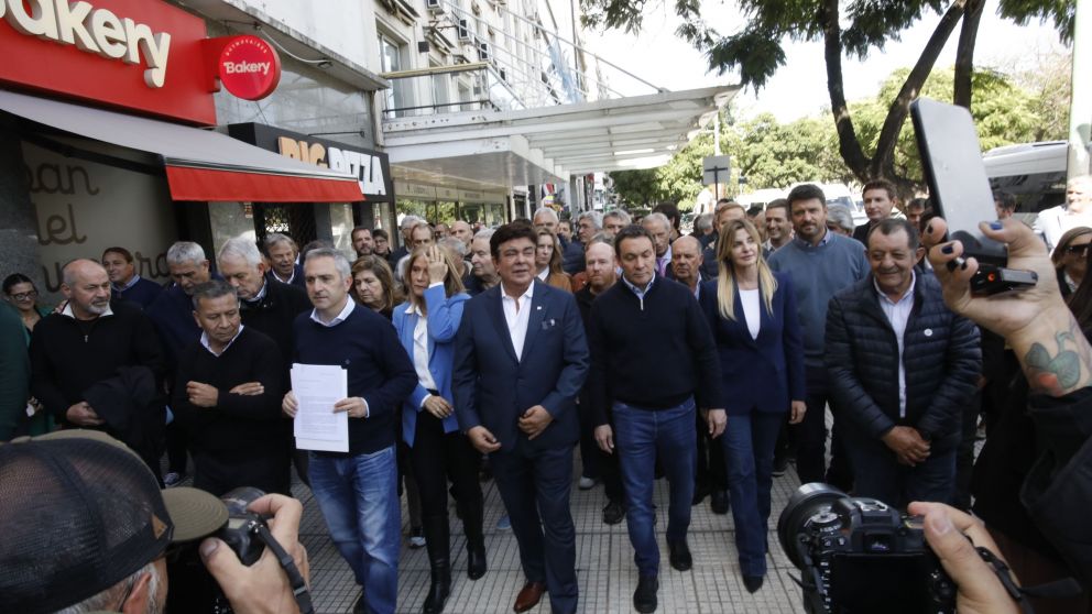 Intendentes bonaerenses denuncian desfinanciamiento alimentario y reclaman una deuda millonaria a Capital Humano