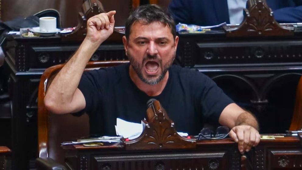 Juan Grabois lanz� duras cr�ticas contra Manuel Adorni: "Adem�s de chorro sos cag...".