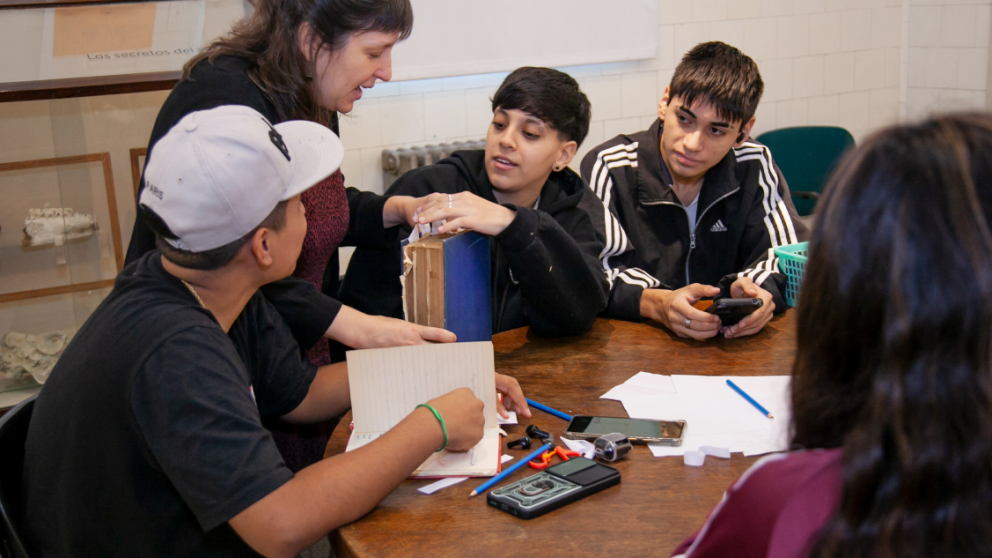 Qu� es el Eje Cuidado, el programa del Gobierno de la Ciudad de Buenos Aires que coordina Salud, Educaci�n y Desarrollo Humano.