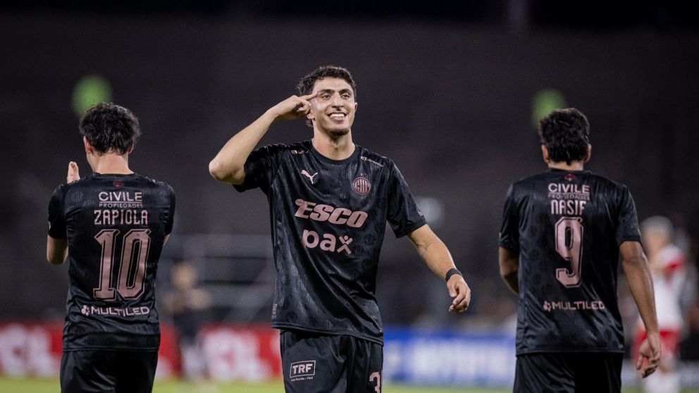 A Platense le bastó una ráfaga para vencer a Independiente Santa Fe y agigantar la ilusión en la Copa Libertadores