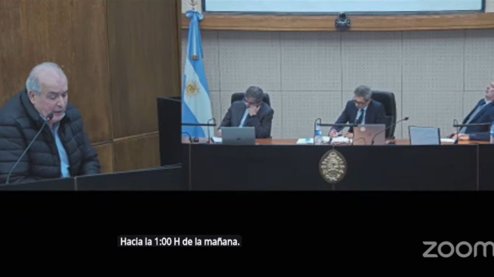 José López declara ante el Tribunal Oral Federal Nº 7 en el edificio judicial de Comodoro Py 2002, del barrio porteño de Retiro.