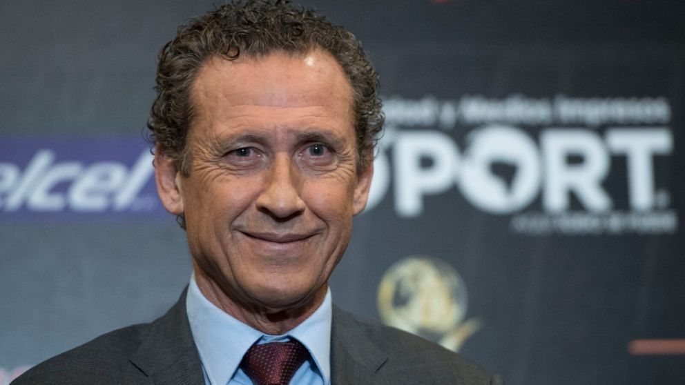 Valdano apunt� a la experiencia en clubes que tiene su candidato. 