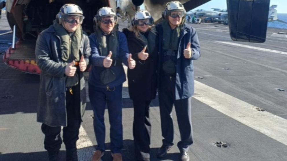 Javier Milei está en el portaaviones estadounidense USS Nimitz en Mar del Plata