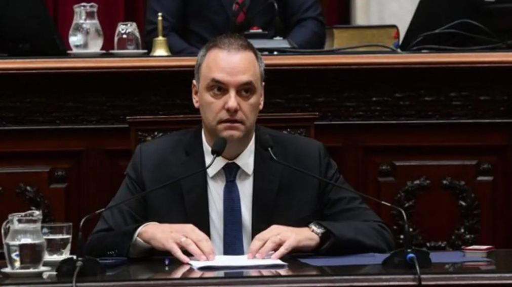 La oposición busca la interpelación a Manuel Adorni en Diputados.