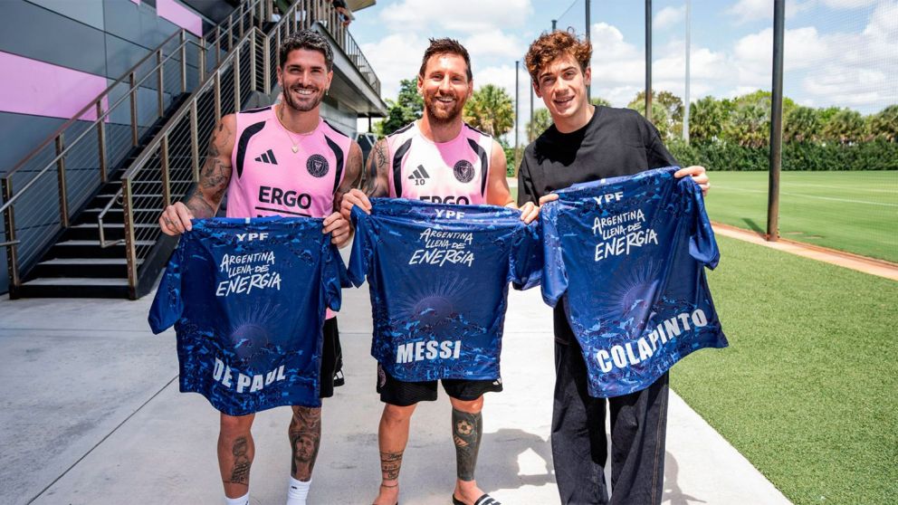 En la jornada de prensa previa al GP de Miami, Colapinto cont� detalles del d�a en que pudo conocer a Messi.