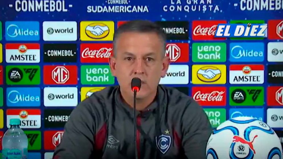 El técnico argentino Horacio Melgarejo protagonizó una conferencia de prensa explosiva tras el triunfo de Cienciano en la Copa Sudamericana.