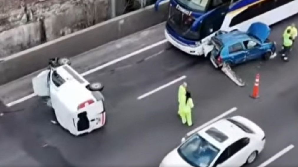 El siniestro se produjo en la mañana de este viernes en la Autopista 25 de Mayo (X).