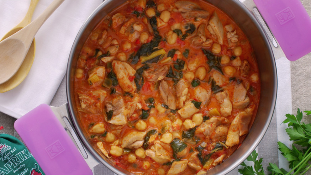 Guiso de pollo y pimientos: la receta econ�mica y rendidora para combatir el fr�o este 1� de mayo