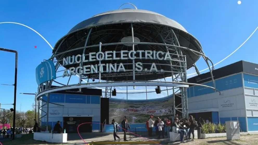 El informe de gesti�n de Adorni revel� gastos de lujo con la tarjeta de la empresa p�blica Nucleoel�ctrica