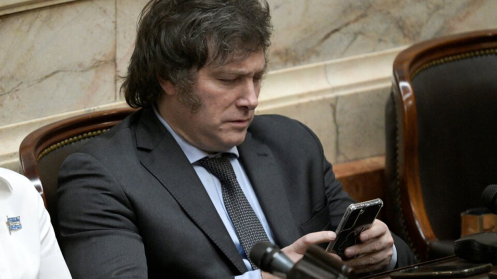Cae el apoyo al Gobierno en redes y Milei pierde la "calle digital"