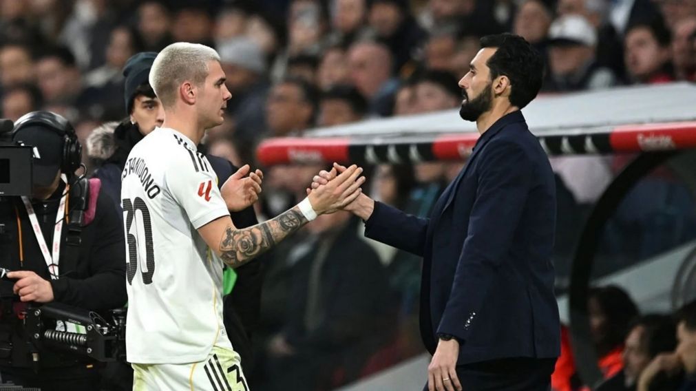 Álvaro Arbeloa respaldó la continuidad de Franco Mastantuono en el Real Madrid.