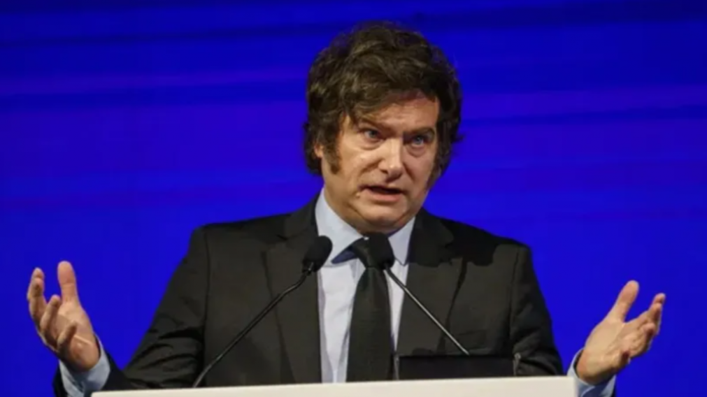 Javier Milei pasó la motosierra: sacó los subsidios a la luz a 2.1 millones de hogares y al gas a casi 900 mil